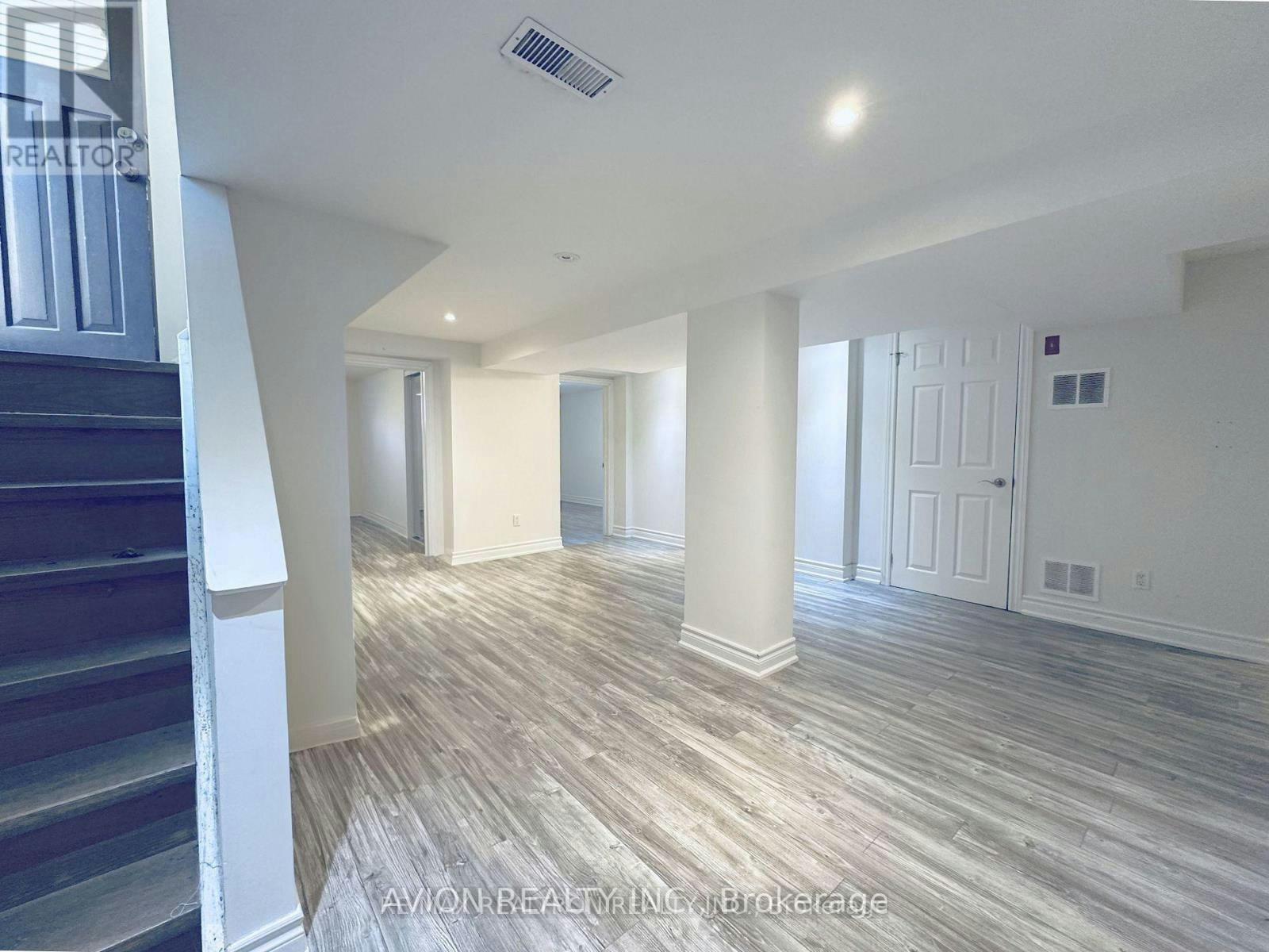 BSMT-297 Thirtieth Street, Toronto, ON, M8W 3E4 - 3