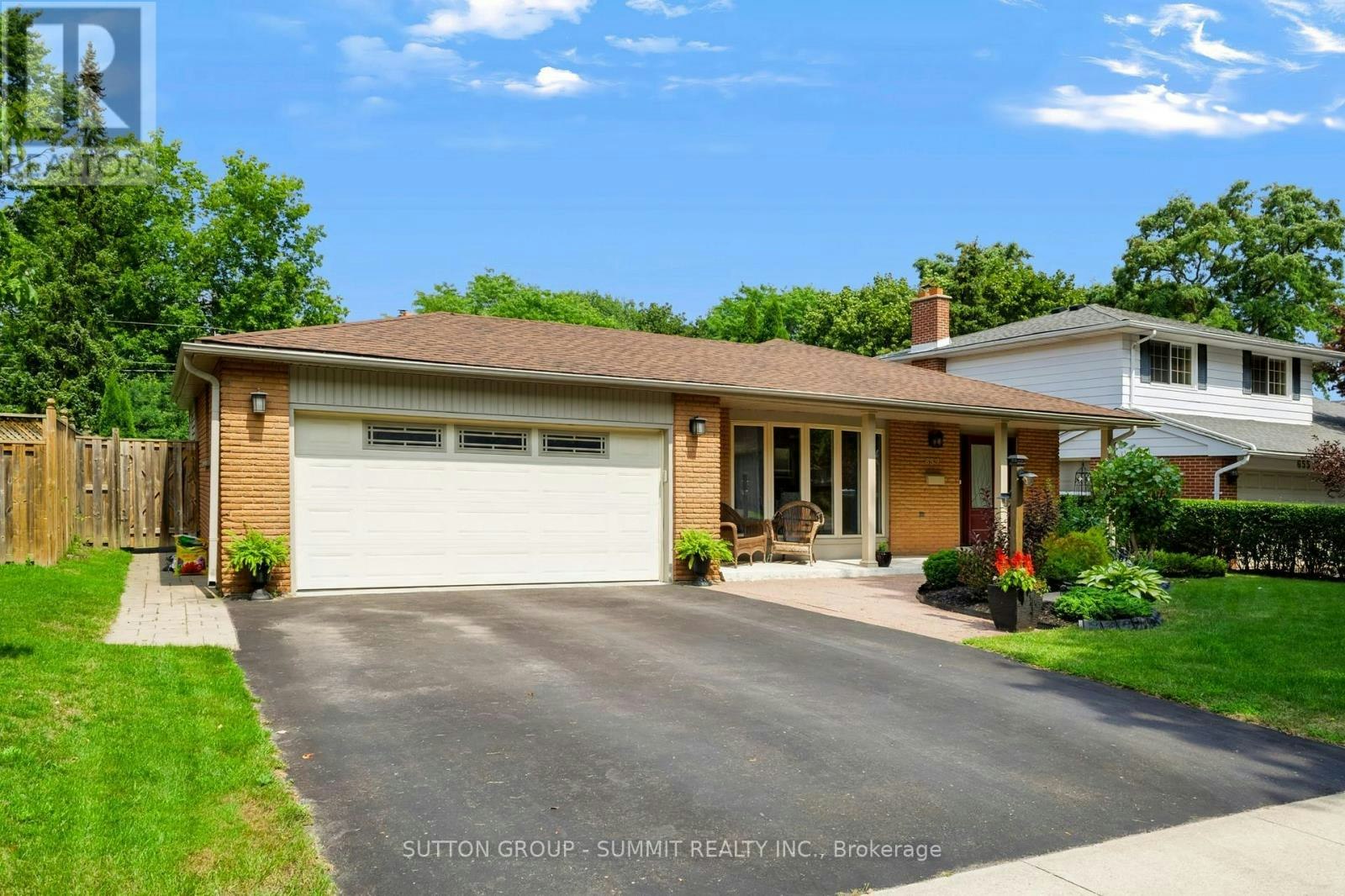 659 Cherrywood Drive, Burlington, ON, L7T 3W9