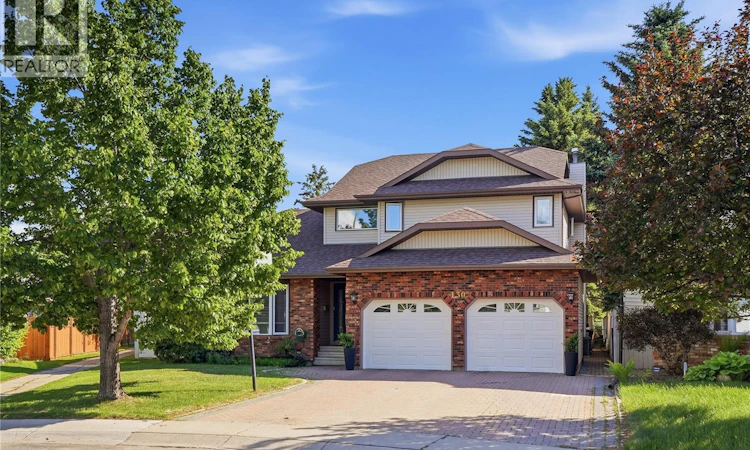 130 Mulcaster Crescent
