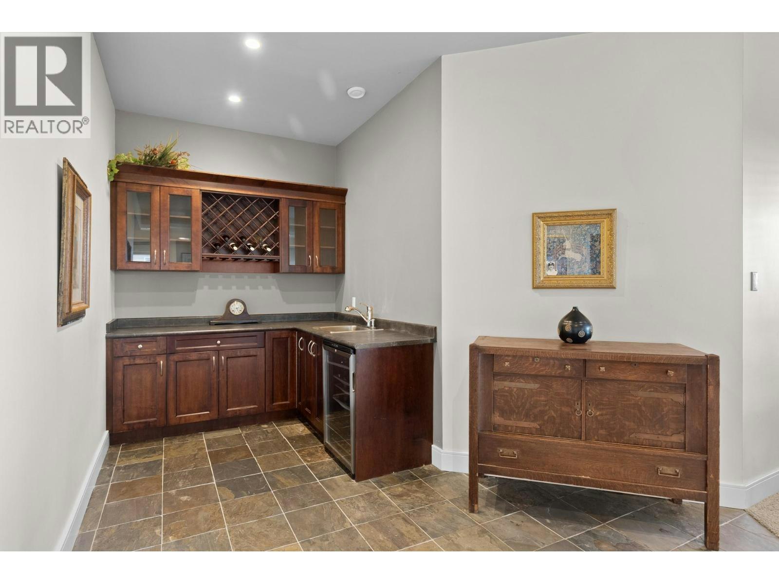 679 Devonian Avenue, Kelowna, BC, V1W 5C2 - 42