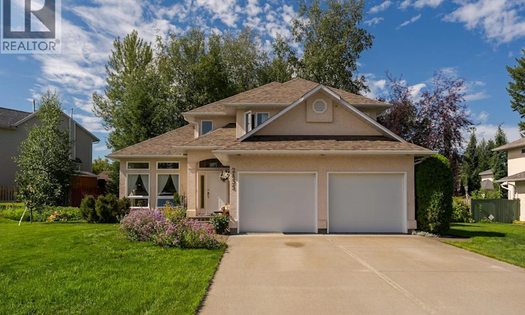 2435 Panorama Crescent
