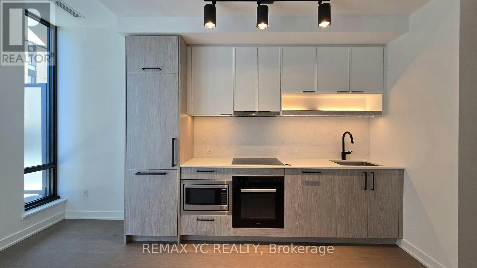 831-91 Montclair Avenue, Toronto, ON, M5P 0B1 - 4