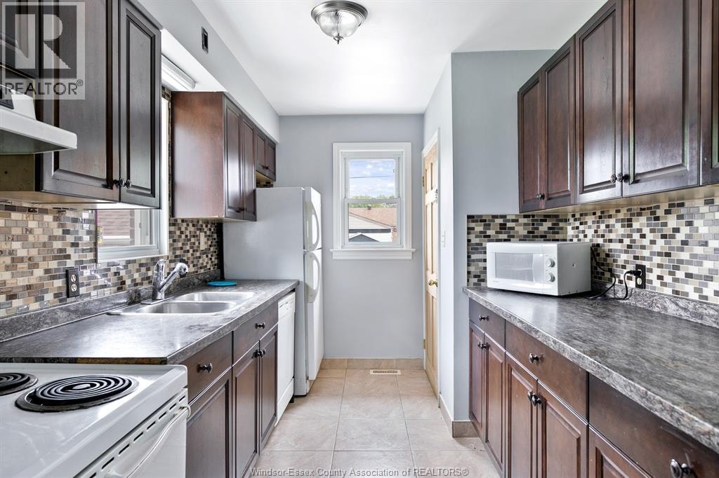 3200 Longfellow Avenue, Windsor, ON, N9E 2L6 - 5