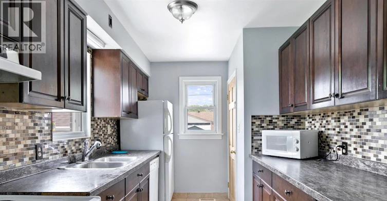 3200 Longfellow Avenue, Windsor, ON, N9E 2L6 - 5