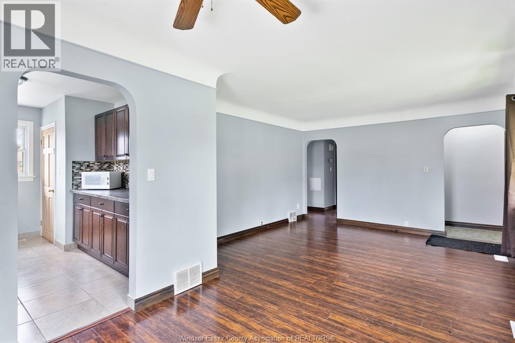 3200 Longfellow Avenue, Windsor, ON, N9E 2L6 - 4