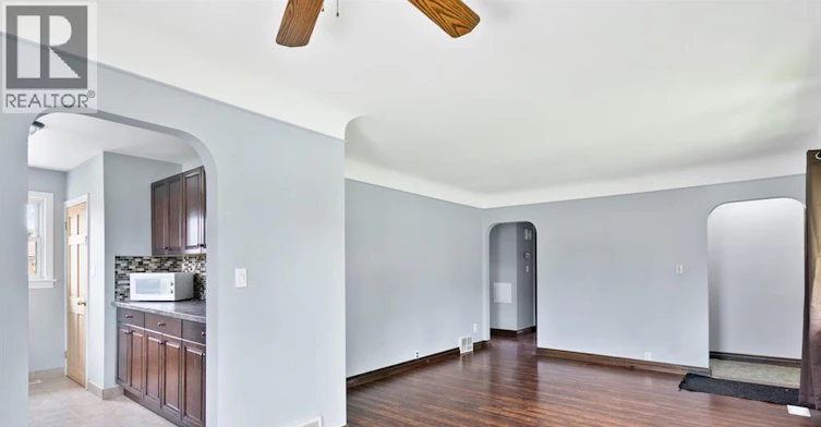 3200 Longfellow Avenue, Windsor, ON, N9E 2L6 - 4