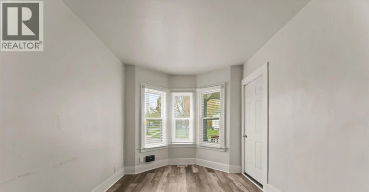 890 Howard Avenue, Windsor, ON, N9A 1S2 - 7