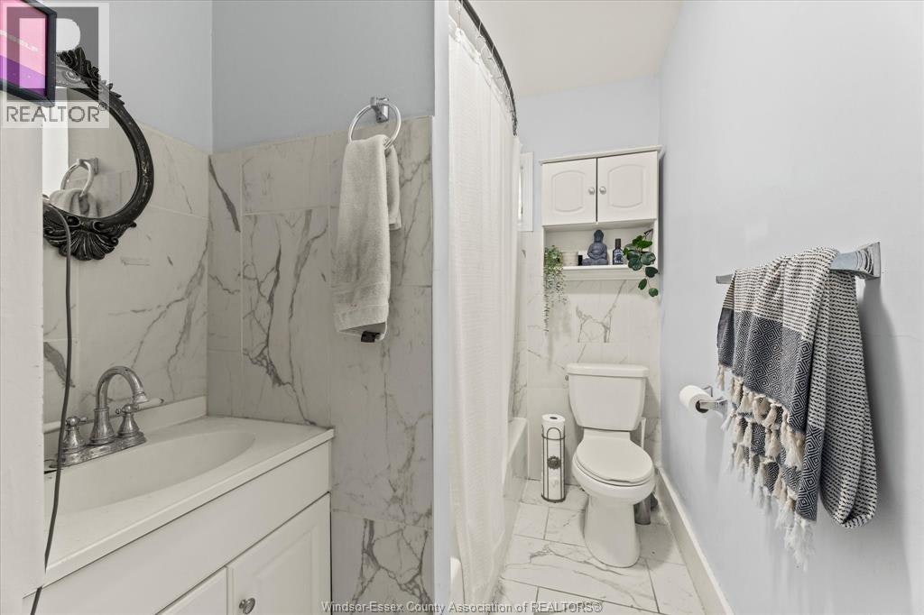 890 Howard Avenue, Windsor, ON, N9A 1S2 - 25