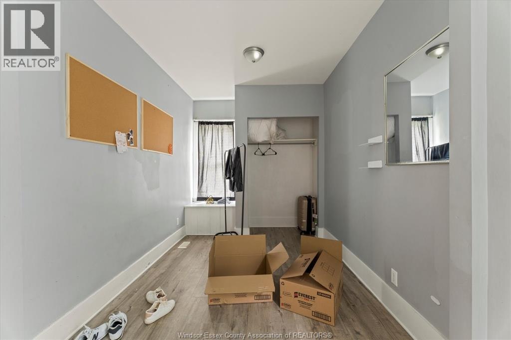 890 Howard Avenue, Windsor, ON, N9A 1S2 - 6