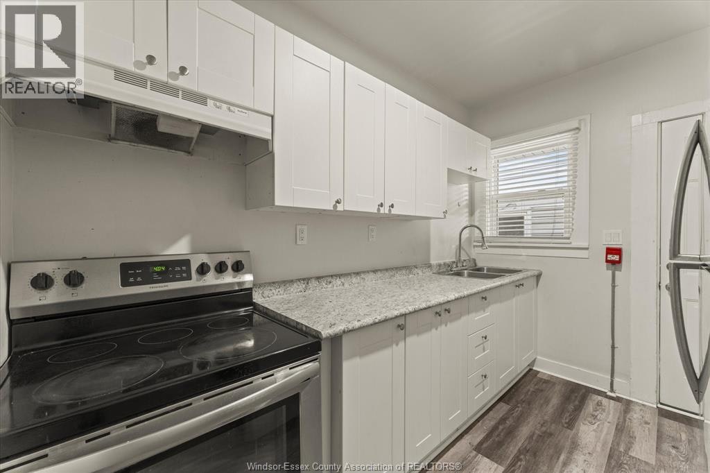 890 Howard Avenue, Windsor, ON, N9A 1S2 - 12