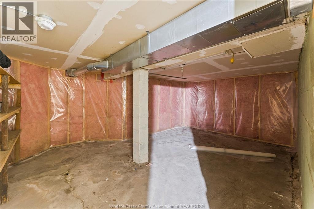 890 Howard Avenue, Windsor, ON, N9A 1S2 - 44