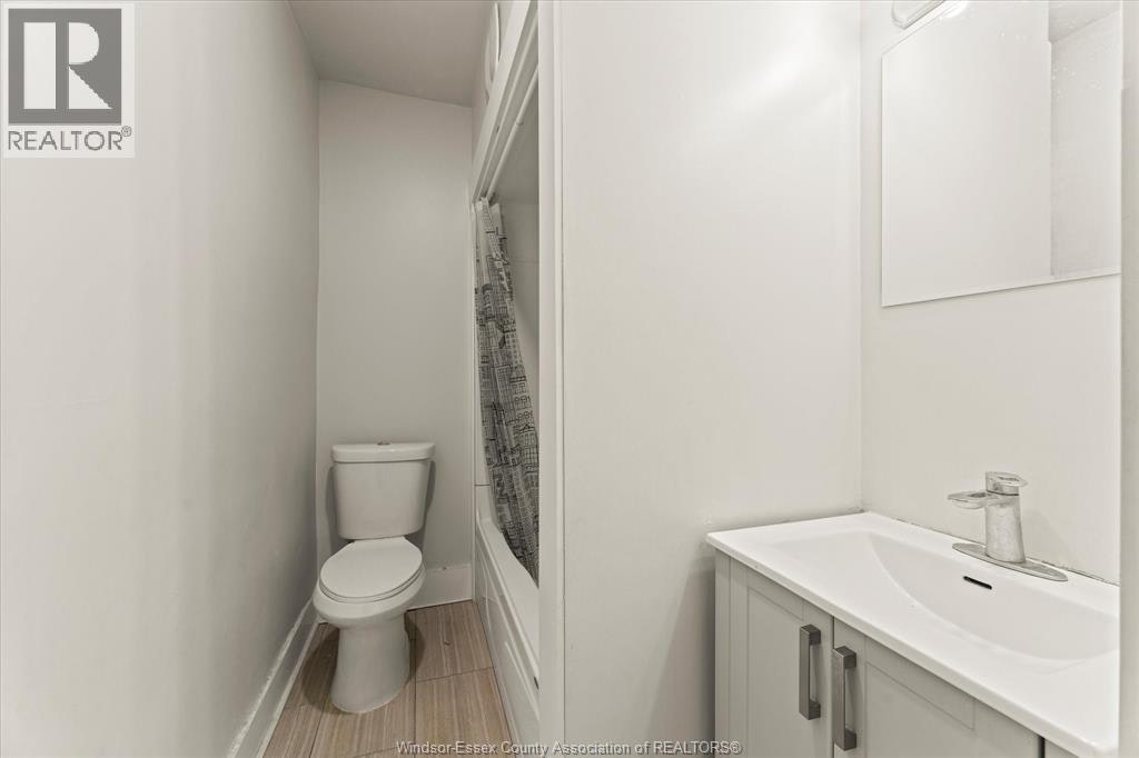 890 Howard Avenue, Windsor, ON, N9A 1S2 - 14