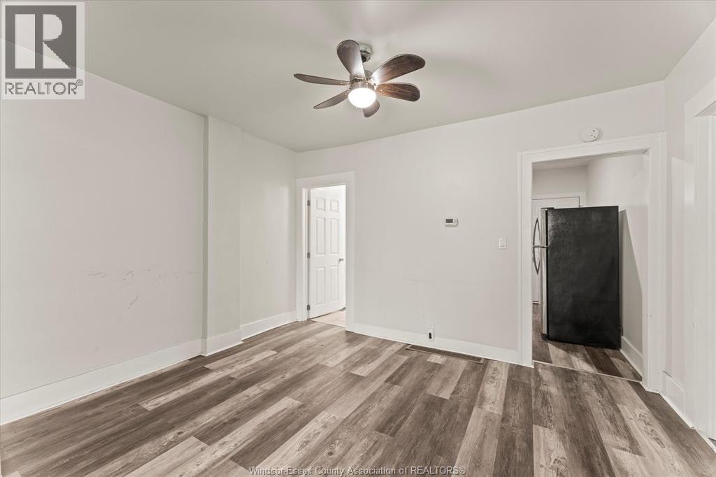 890 Howard Avenue, Windsor, ON, N9A 1S2 - 8