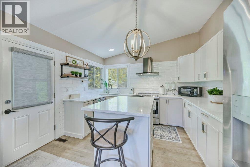 7562 Crest A Way Road, Oliver, BC, V0H 1T2 - 13