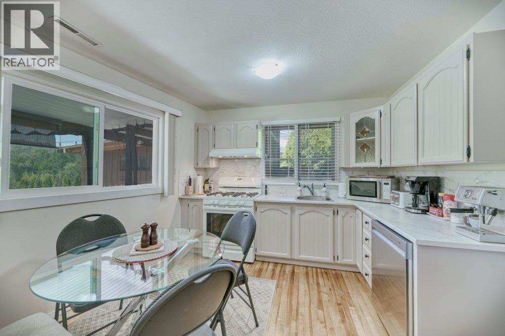 7562 Crest A Way Road, Oliver, BC, V0H 1T2 - 22