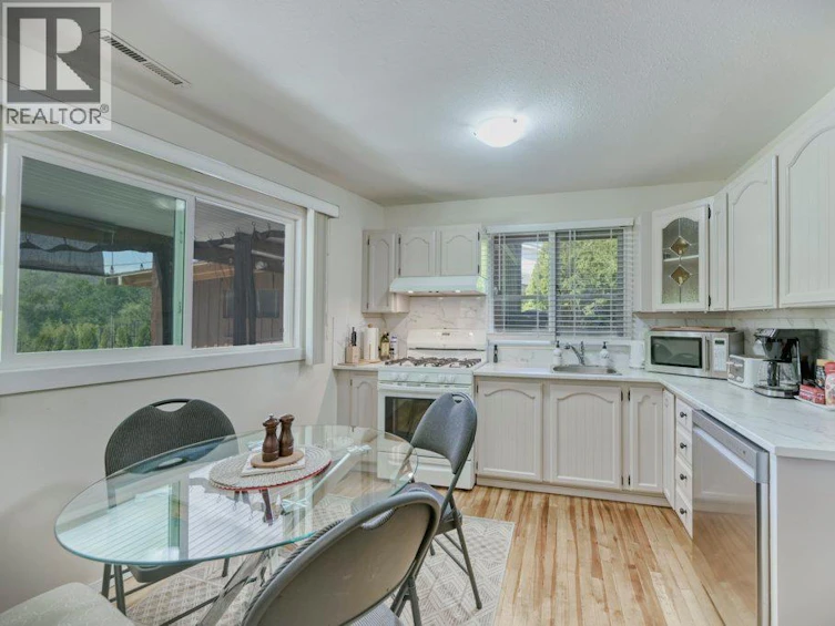 7562 Crest A Way Road, Oliver, BC, V0H 1T2 - 22
