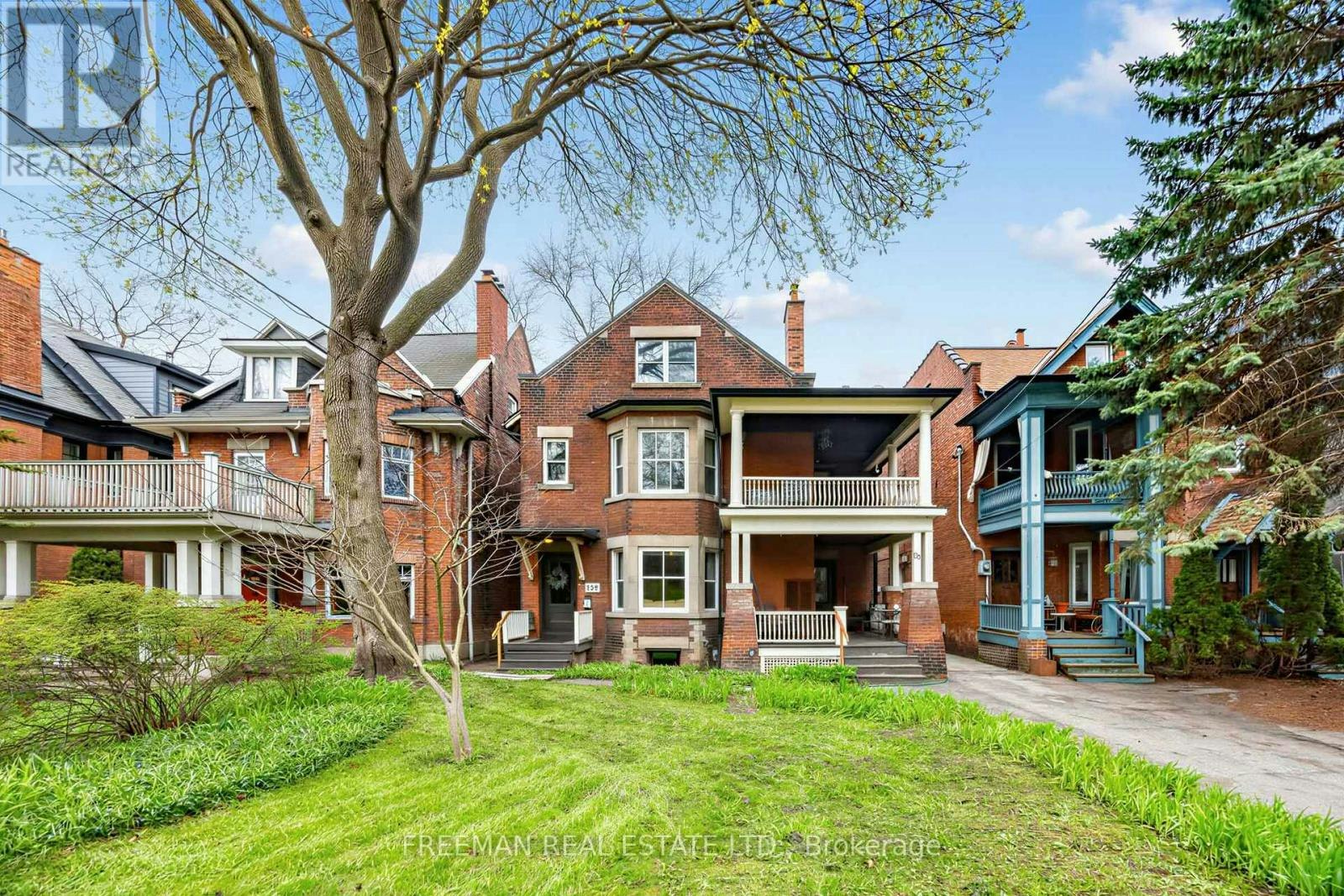 129 Indian Road, Toronto, ON, M6R 2V5