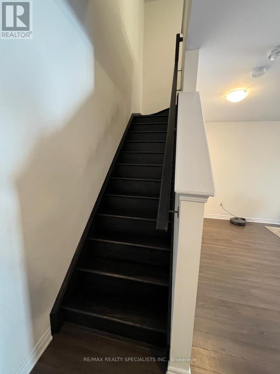 285 Casson Point, Milton, ON, L9E 0A1 - 2
