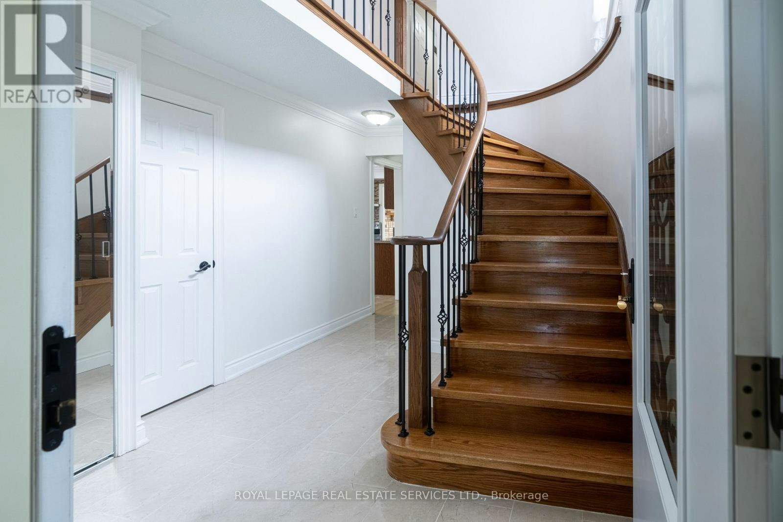 3301 Cambourne Crescent, Mississauga, ON, L5N 5P7 - 6