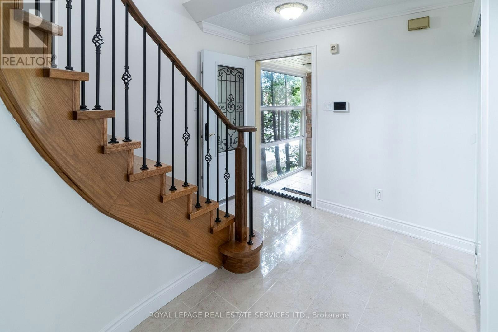 3301 Cambourne Crescent, Mississauga, ON, L5N 5P7 - 5