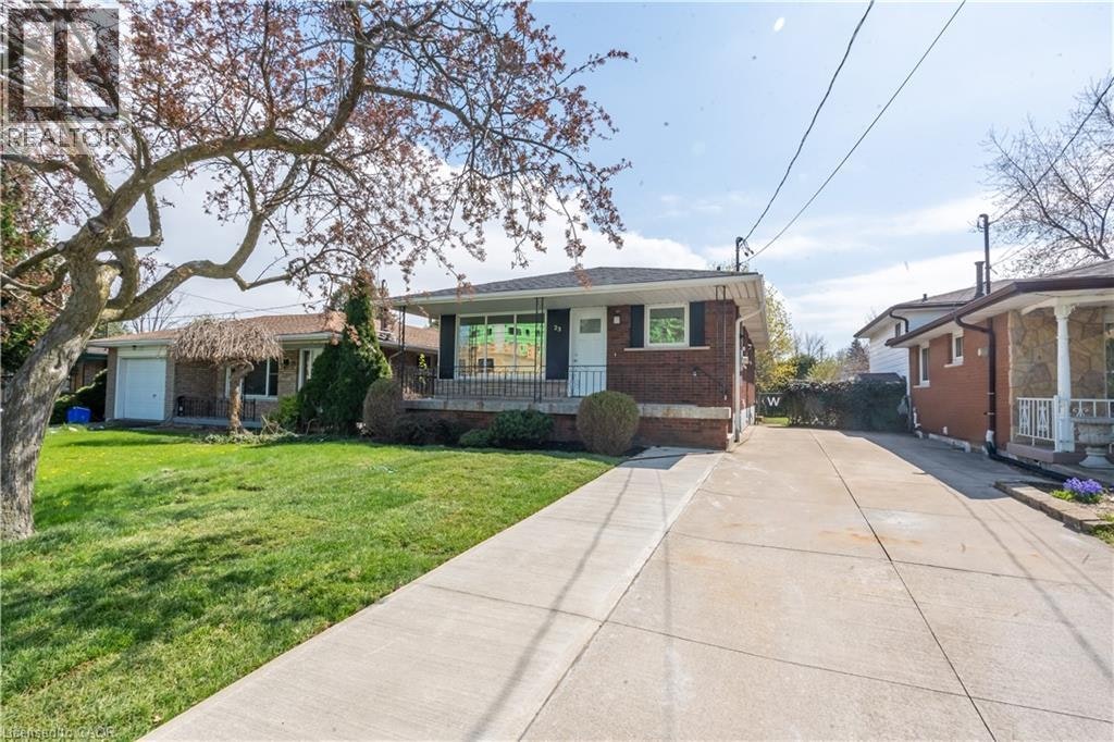 23 Tyrone Drive, Hamilton, ON, L9C 2M6