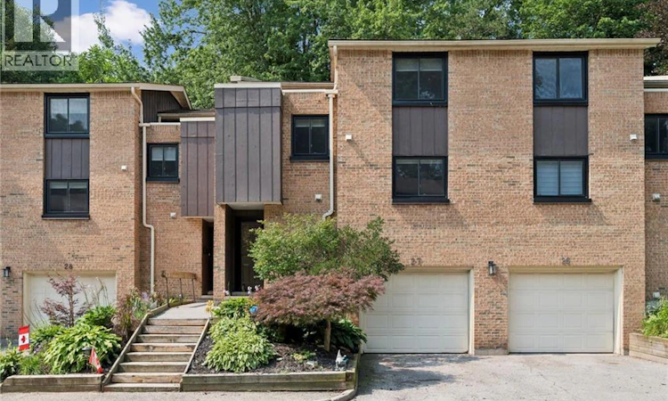 27-220 Salisbury Avenue
