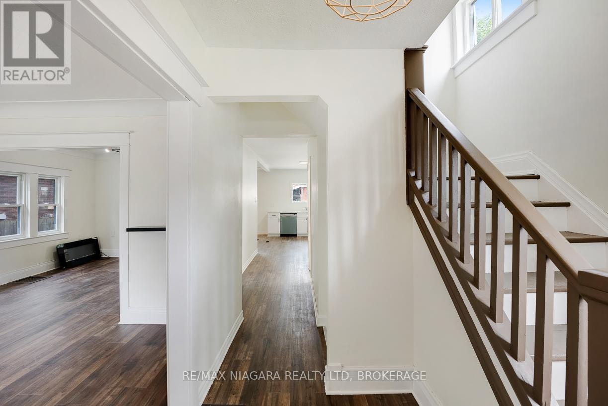 20 Randolph Street, Welland, ON, L3B 4C2 - 3