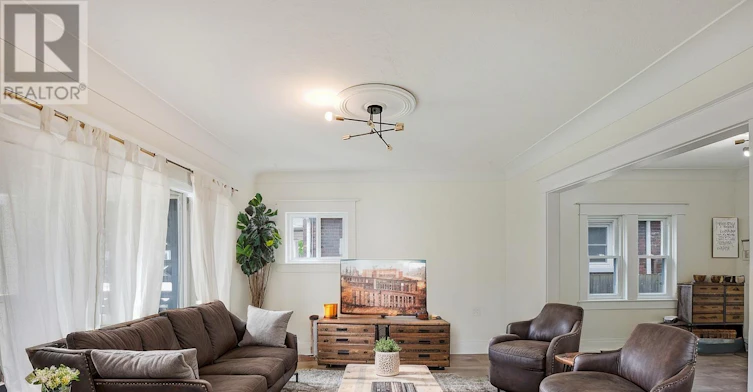 20 Randolph Street, Welland, ON, L3B 4C2 - 4