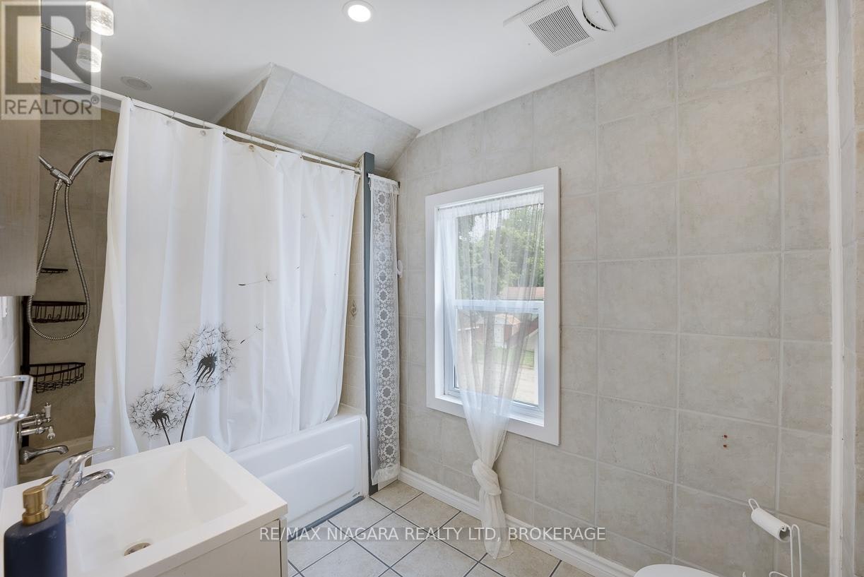 20 Randolph Street, Welland, ON, L3B 4C2 - 22
