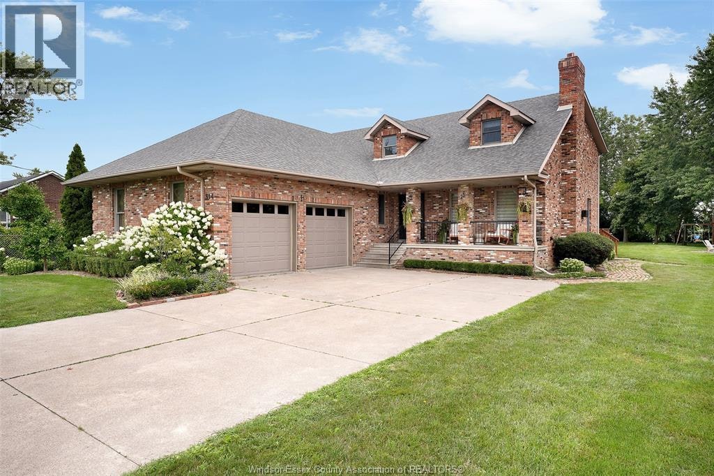 814 Lacasse, Tecumseh, ON, N8N 2C5