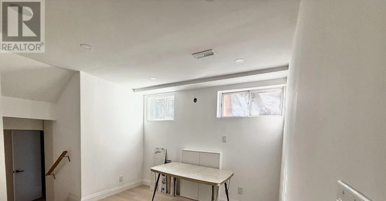 18 Patrick Boulevard, Toronto, ON, M2J 3K9 - 8