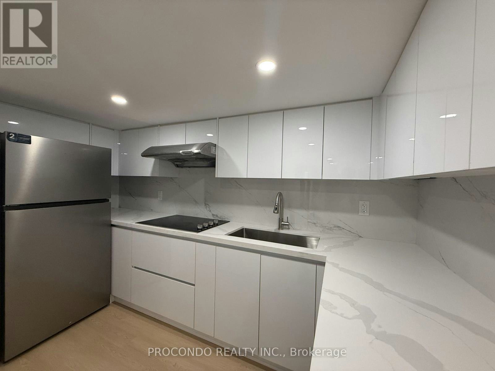 18 Patrick Boulevard, Toronto, ON, M2J 3K9 - 2