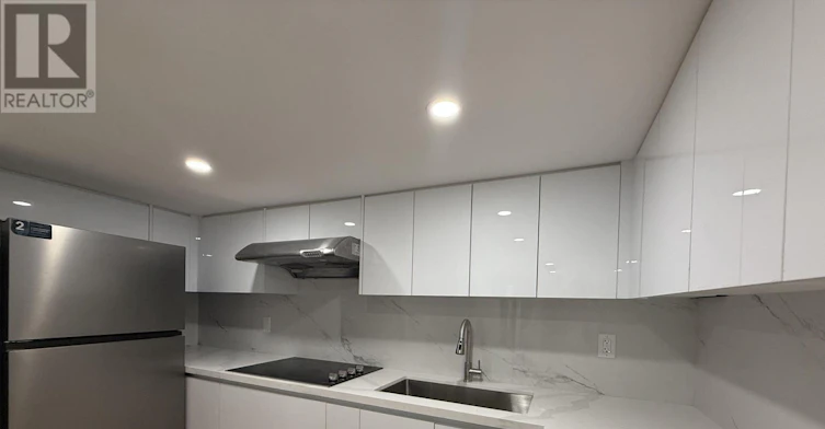 18 Patrick Boulevard, Toronto, ON, M2J 3K9 - 2