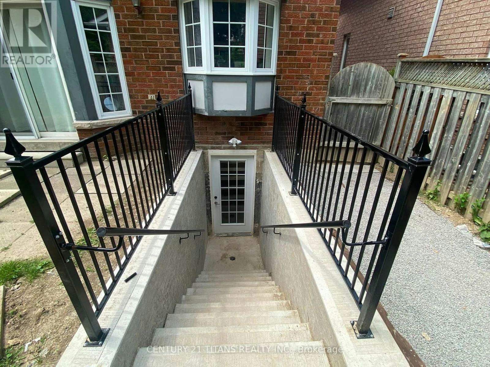 BSMT-165 Elizabeth Street, Ajax, ON, L1T 3Y4 - 2