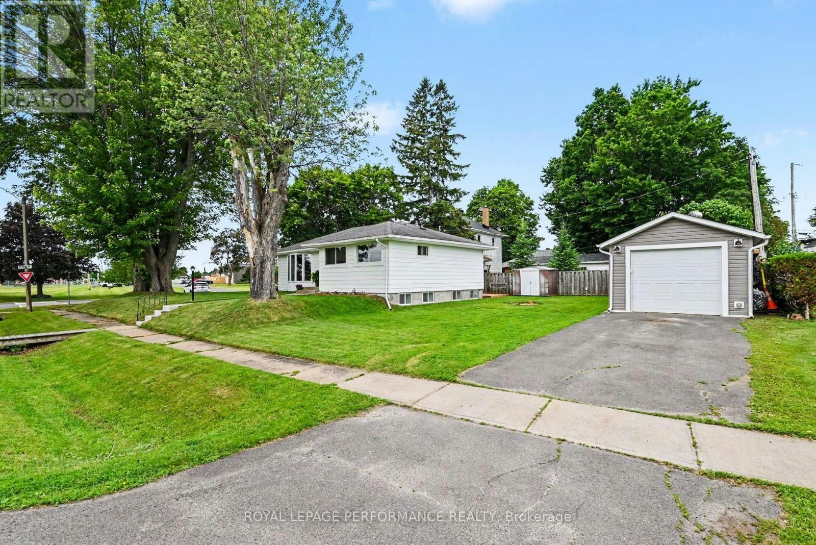 1 Adam Dixon Avenue, South Stormont, ON, K0C 1P0