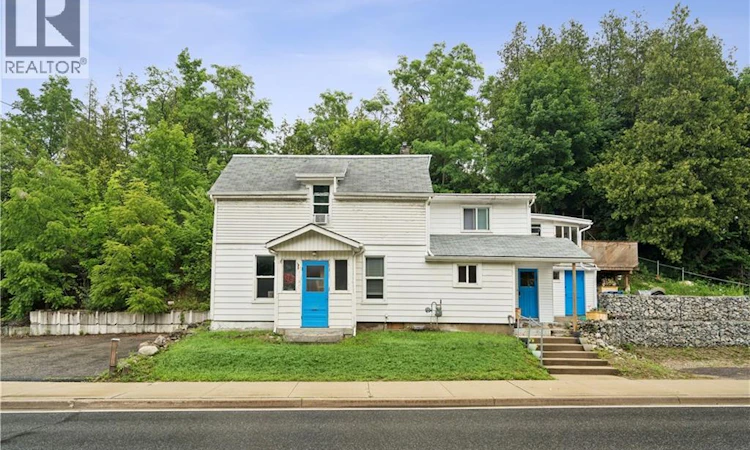 286 Main Street S