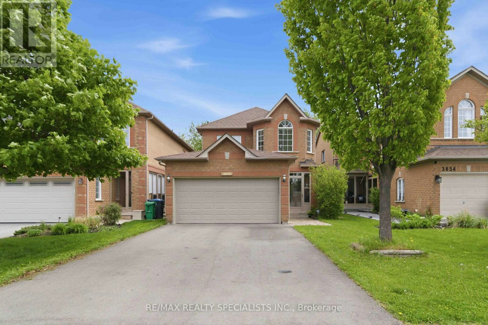 3850 Forest Bluff Crescent, Mississauga, ON, L5N 7V1