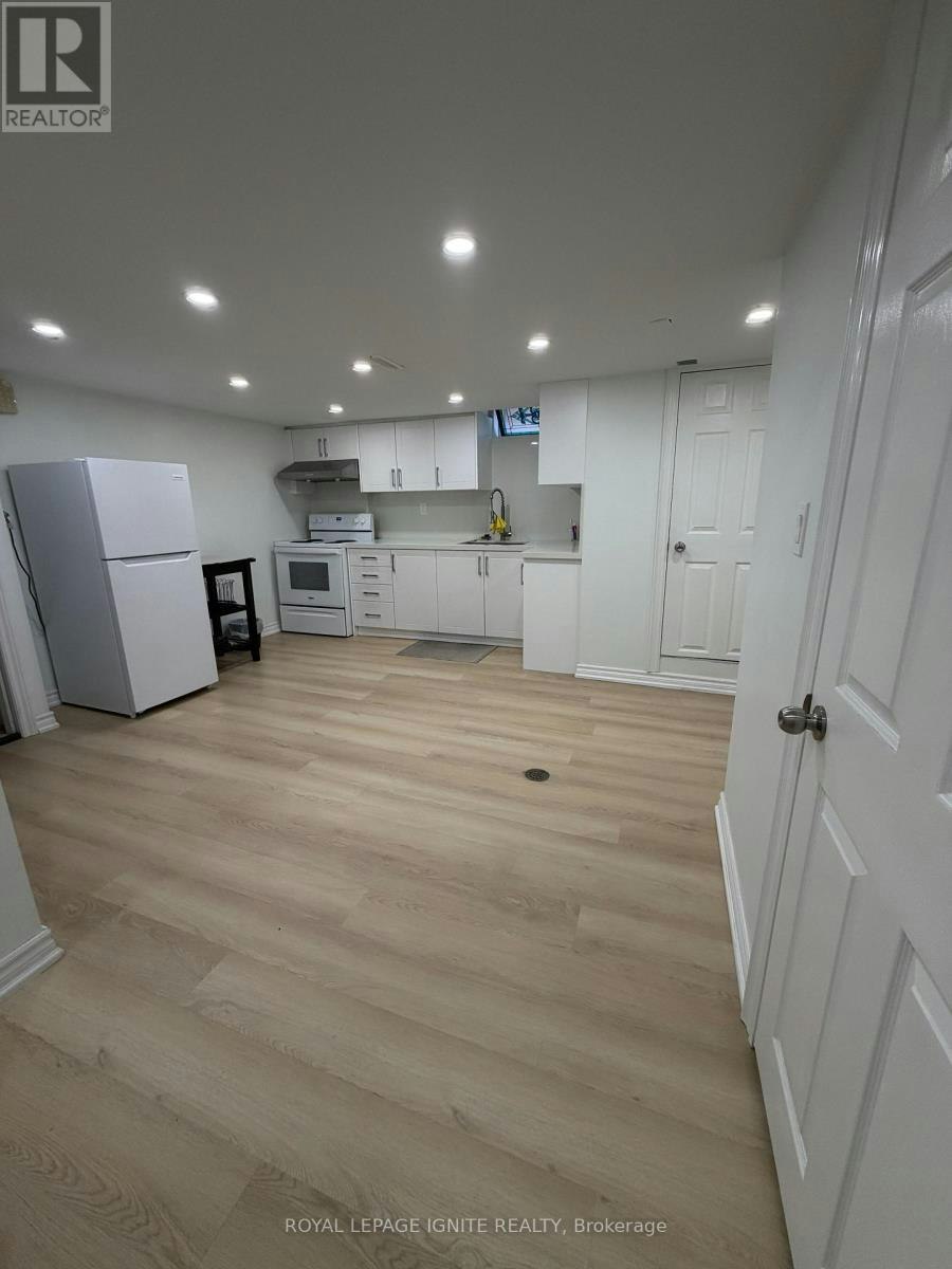 BSMT-21A Lambton Avenue, Toronto, ON, M6N 2S2 - 5