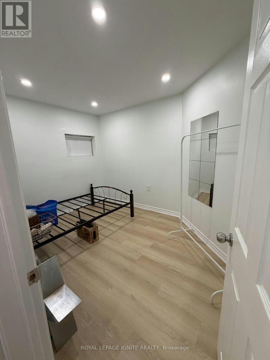 BSMT-21A Lambton Avenue, Toronto, ON, M6N 2S2 - 9