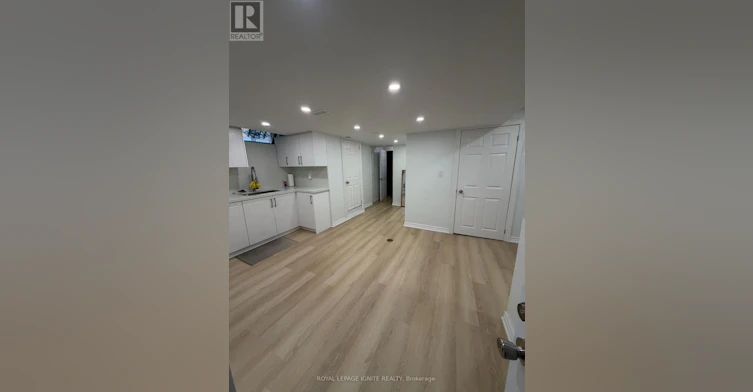 BSMT-21A Lambton Avenue, Toronto, ON, M6N 2S2 - 2