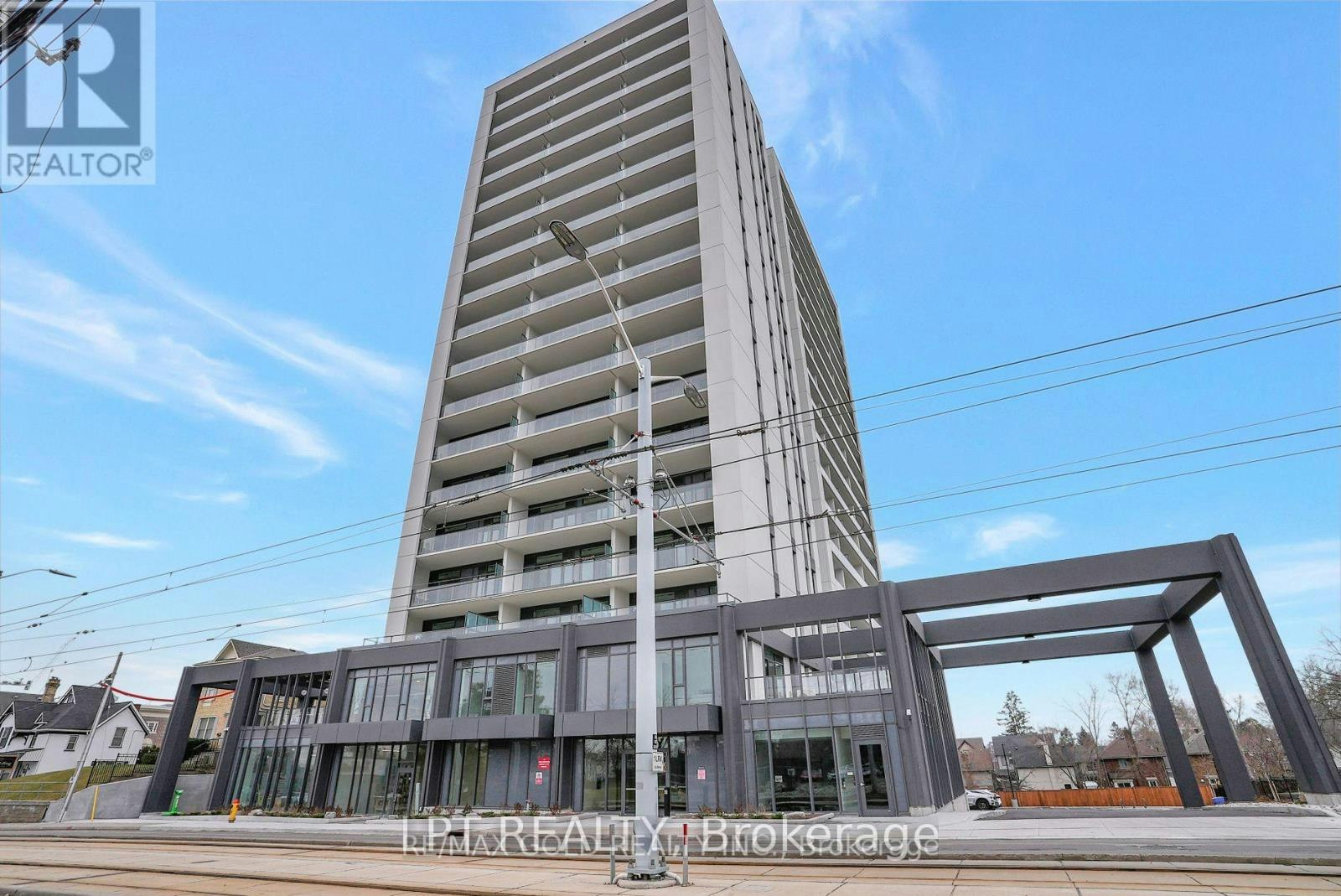 1313-741 King Street W, Kitchener, ON, N2G 1E5