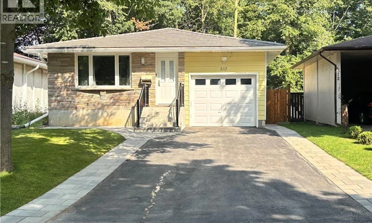 510 Oakridge Place