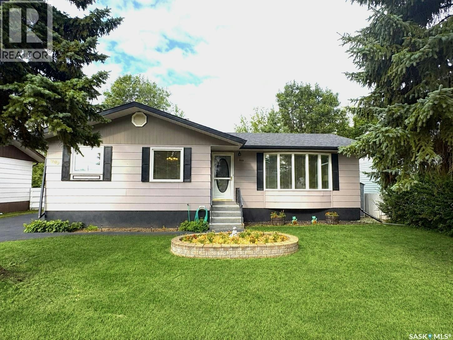 909 14th Street, Humboldt, SK, S0K 2A0