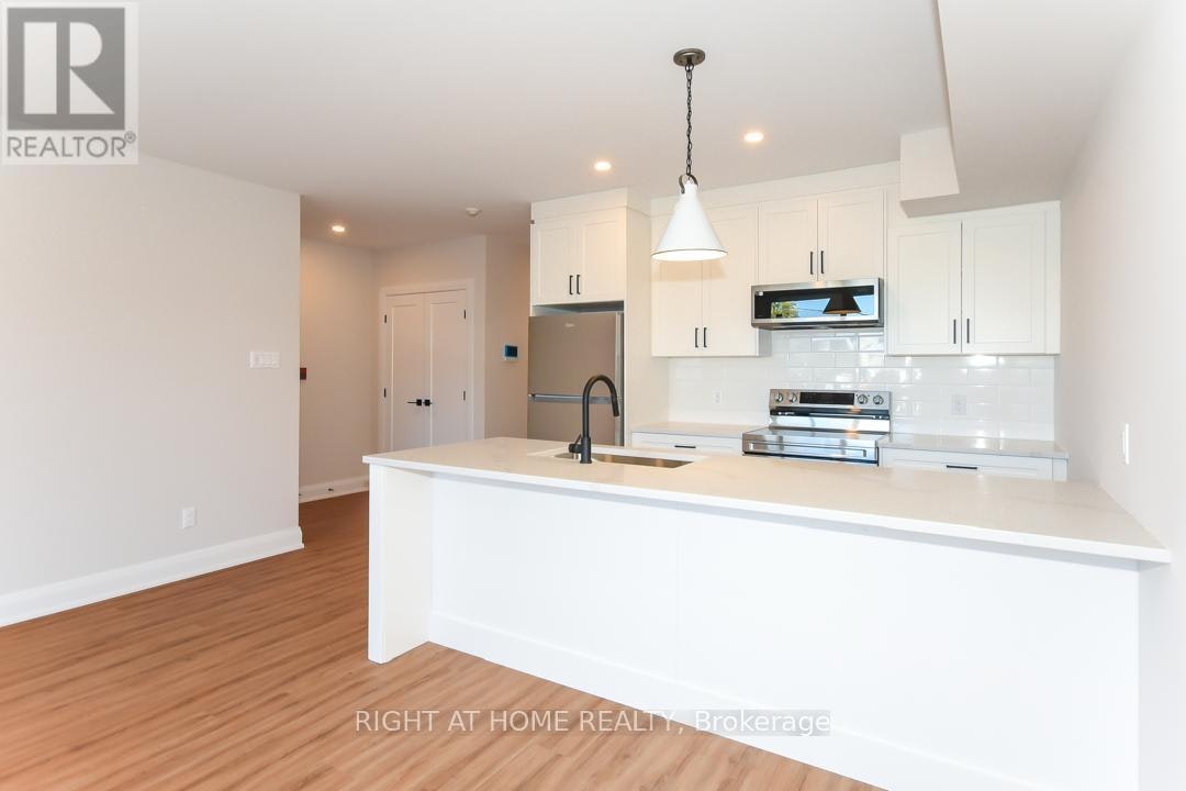 8-35 Monk Street, Ottawa, ON, K1S 3Y7 - 4
