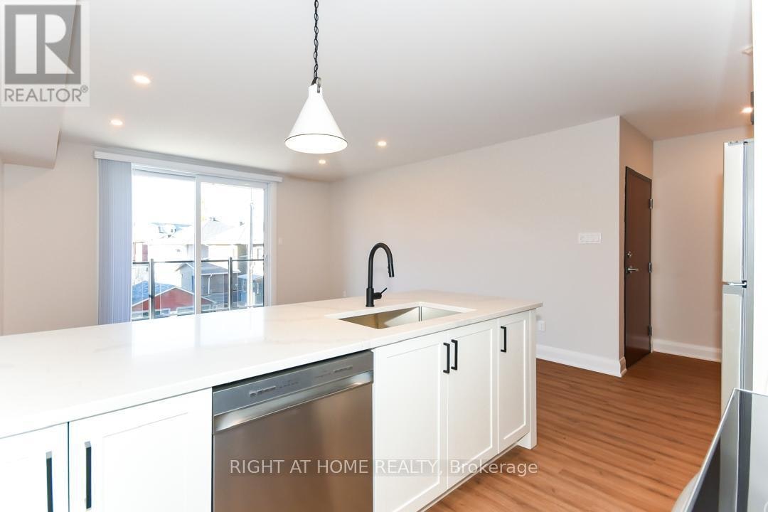 8-35 Monk Street, Ottawa, ON, K1S 3Y7 - 5