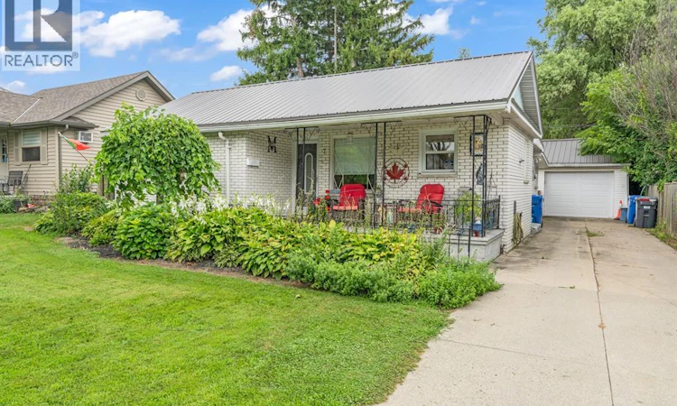 7 Churchill Avenue