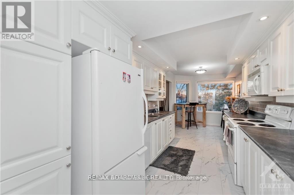 1C-121 Robson Court, Ottawa, ON, K2K 2W1 - 14
