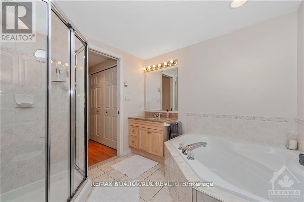 1C-121 Robson Court, Ottawa, ON, K2K 2W1 - 19
