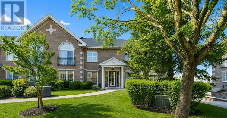1C-121 Robson Court, Ottawa, ON, K2K 2W1