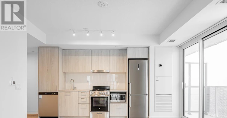 2011-195 Commerce Street, Vaughan, ON, L4K 5Z7 - 11